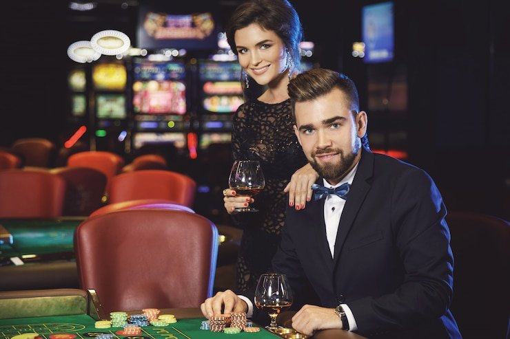 Antarmuka aplikasi mobile logic89 menampilkan meja live-dealer dan saldo akun